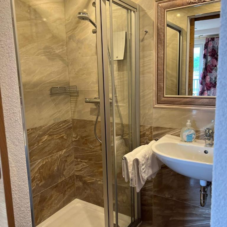 Seebär Velden - Doppelzimmer mit Balkon - 10