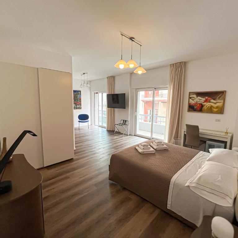 MELO 48 - King Room - 1