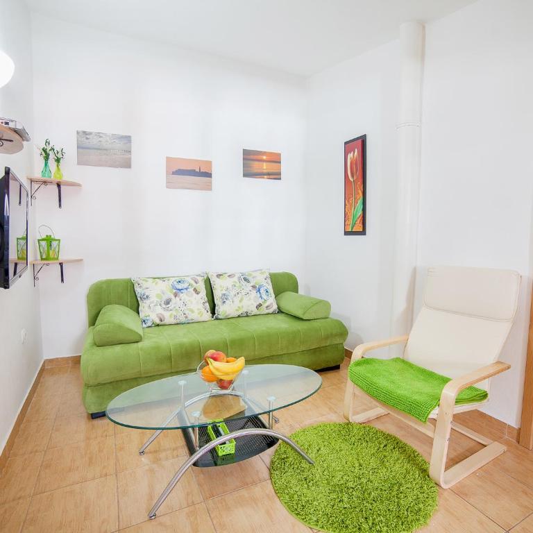 Apartments Viktorija - Apartman sa 2 Spavaće Sobe i Balkonom - 1