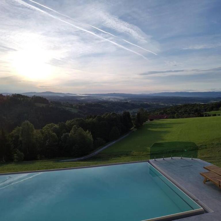 Chalet-Südsteiermark - traumhafte Aussicht, Infinity Pool, Privatsphäre, Klima und de-luxe Ausstattung - Chalet mit 2 Schlafzimmern - 4