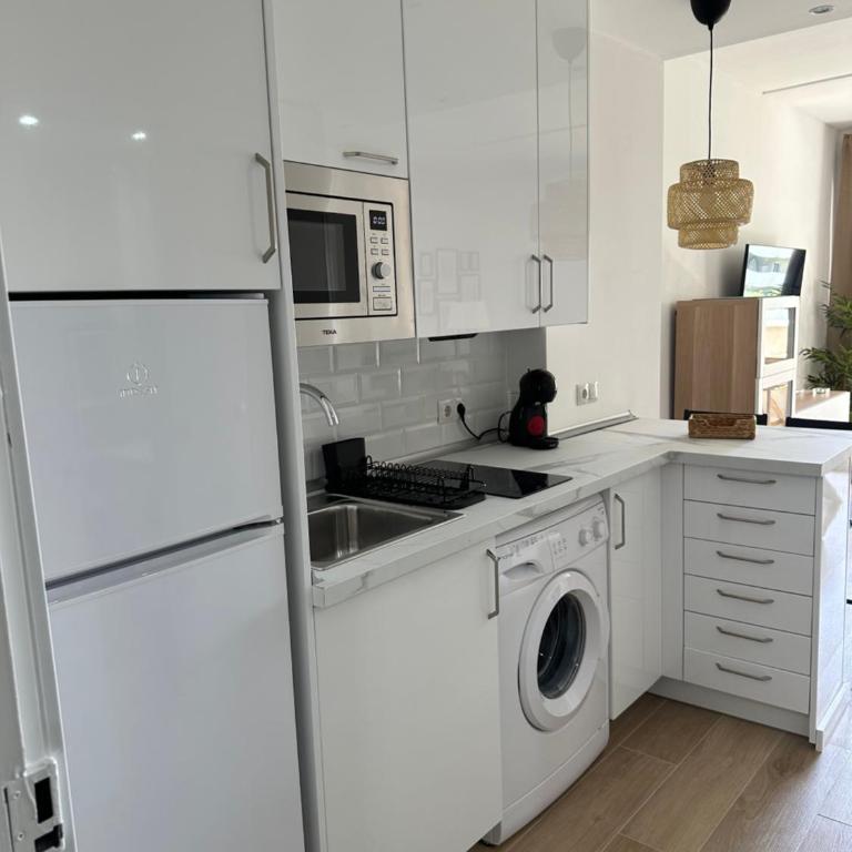 Estudio primera línea de playa - One-Bedroom Apartment - 3