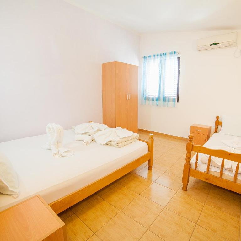 Apartments Viktorija - Two-Bedroom Apartment with Balcony - 8