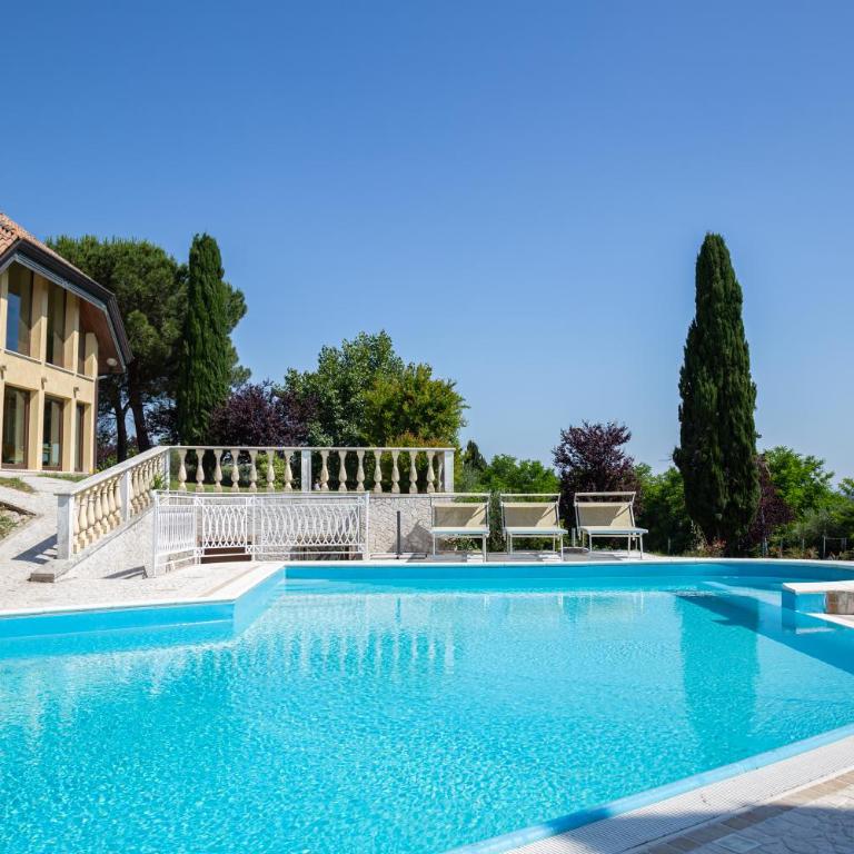 Villa Rolls - Porzione di Villa con piscina,giardino e parcheggi - Villa con 3 Camere da Letto - 2