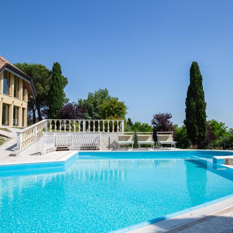 Villa Rolls - Porzione di Villa con piscina,giardino e parcheggi - Villa con 3 Camere da Letto - 6