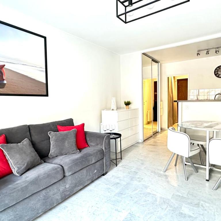 Beau studio centre Juan les Pins à 300m des plages - Apartment - 10