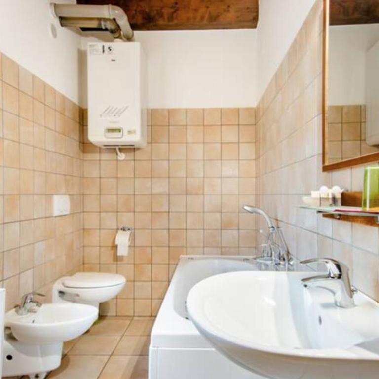 B&B Ai Tigli - Camera Matrimoniale con Bagno Privato - 4