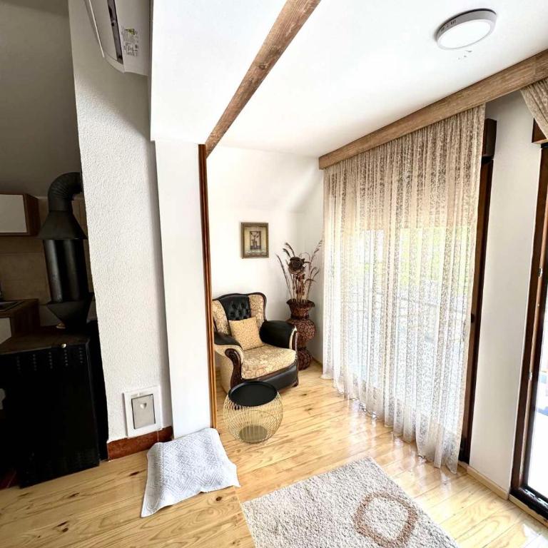 Panoramic Escape House Zabljak - Three-Bedroom House - 29