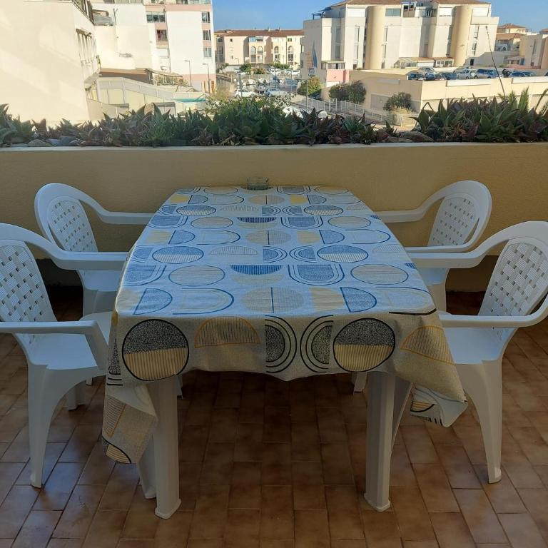 T2 4 pers, rénové en bord de plage , clim et parking classé 2 étoiles - Apartment mit 1 Schlafzimmer - 2