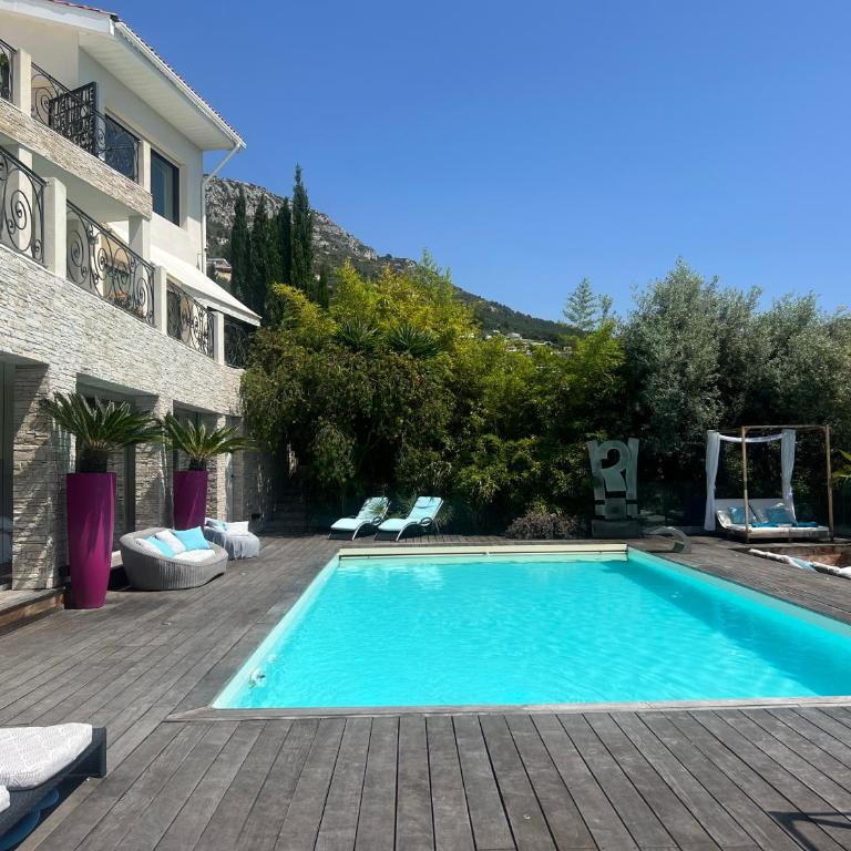 Luxury studio suite in artist Villa with sea view - Estudio Estándar - 9