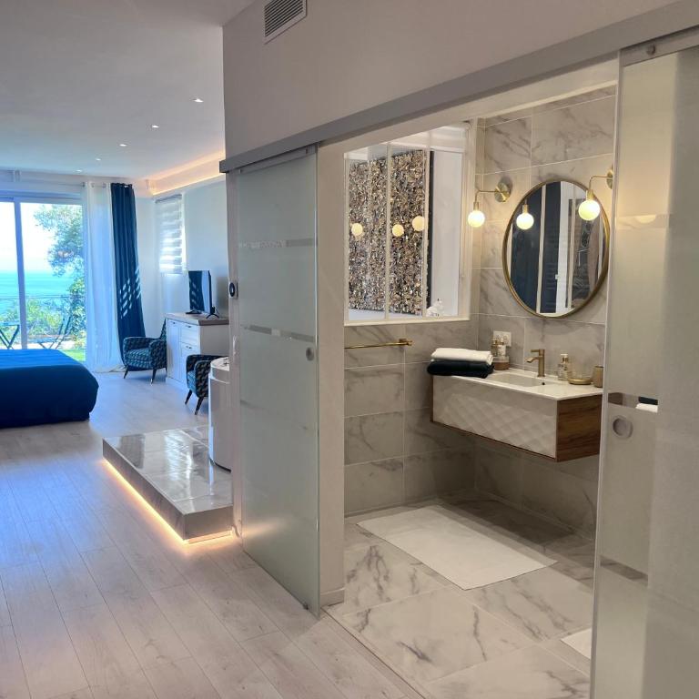 Luxury studio suite in artist Villa with sea view - Estudio Estándar - 2