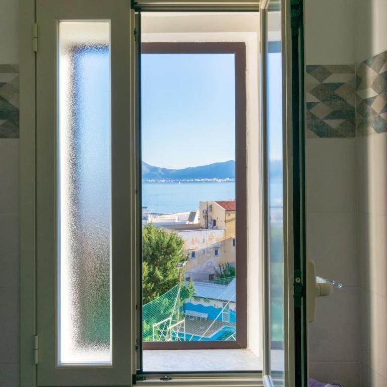 Casa de Paoli - Vista Mare Arenella, Palermo con Parcheggio Privato - Appartamento con 1 Camera da Letto - 2