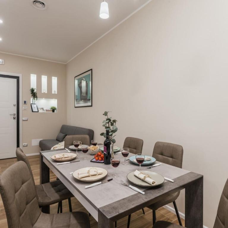 The Best Rent - Modern three-bedroom apartment a few steps from the Colosseum - Appartamento con 3 Camere da Letto - 7