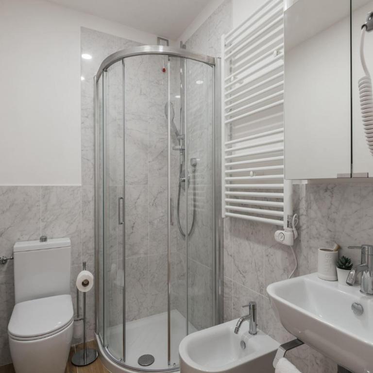 The Best Rent - Modern three-bedroom apartment a few steps from the Colosseum - Appartamento con 3 Camere da Letto - 13