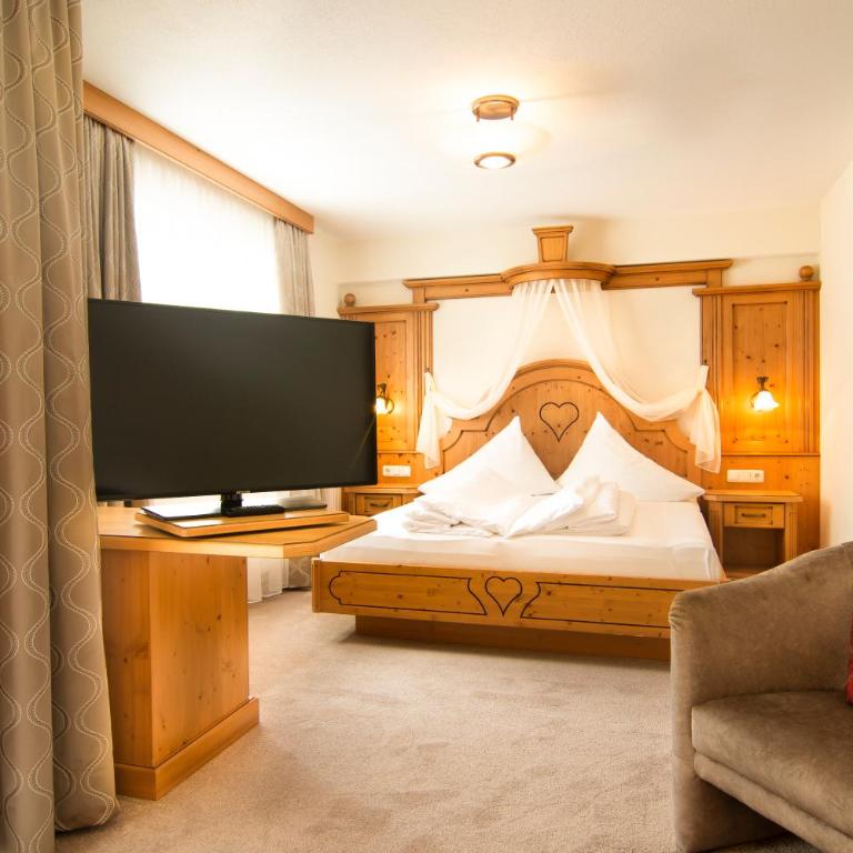 Hotel Ischgl - Classic Dreibettzimmer - 4