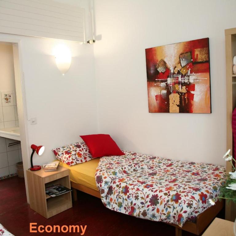 Lugano Savosa Youth Hostel - Camera Economy Doppia con Letti Singoli con Bagno in Comune - 3