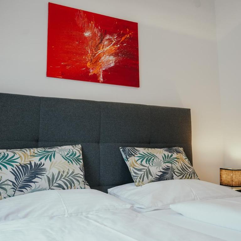 Pension Steinbichler - Apartments und Zimmer Check in 24-7 - Doppelzimmer mit Bergblick - 6