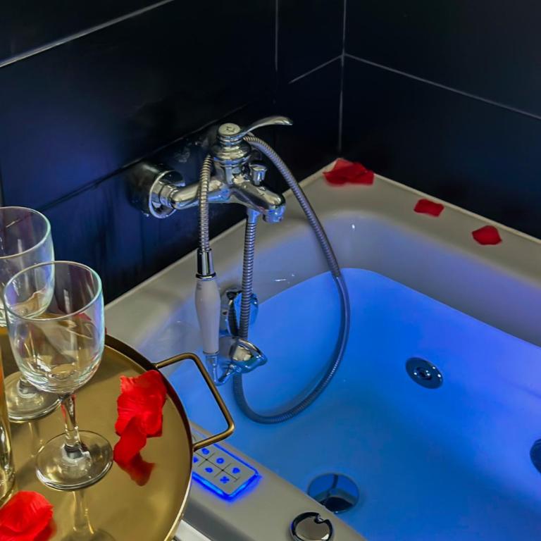 Golden Blue jacuzzi - Apartment mit Balkon - 10