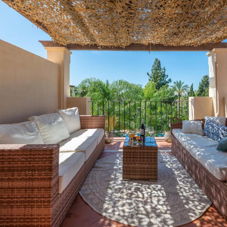 Modern and Spacious 2 BDRM Penthouse - 3 Pools and Sea Views - Penthouse Apartment - 7