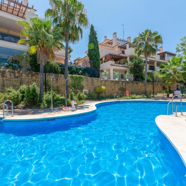 Modern and Spacious 2 BDRM Penthouse - 3 Pools and Sea Views - Penthouse Apartment - 2