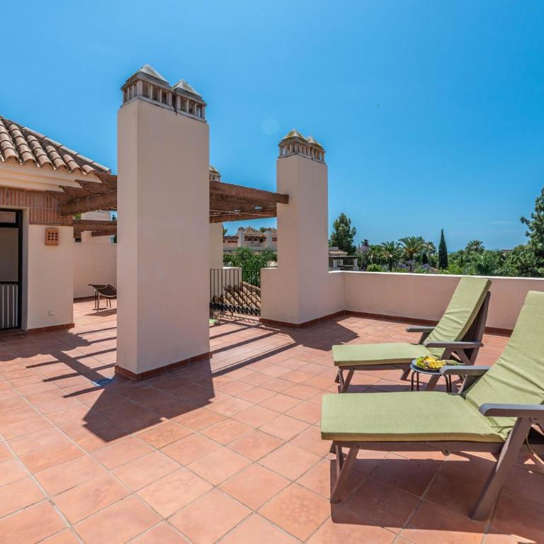 Modern and Spacious 2 BDRM Penthouse - 3 Pools and Sea Views - Penthouse Apartment - 42