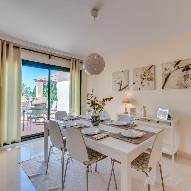 Modern and Spacious 2 BDRM Penthouse - 3 Pools and Sea Views - Penthouse Apartment - 21