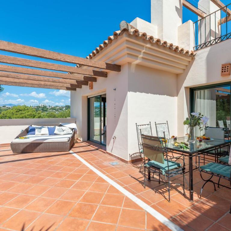 Modern and Spacious 2 BDRM Penthouse - 3 Pools and Sea Views - Penthouse Apartment - 11