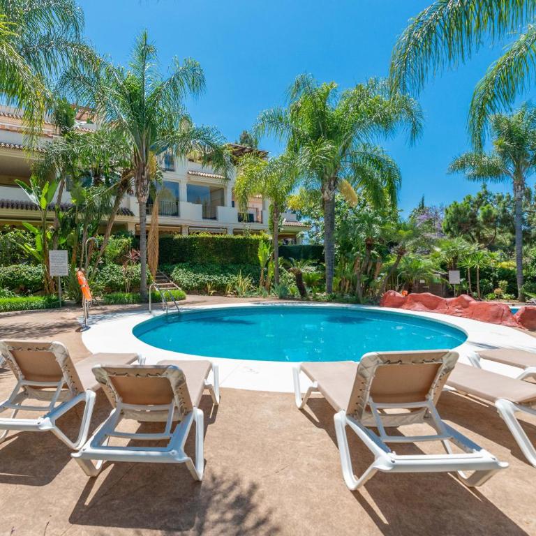 Modern and Spacious 2 BDRM Penthouse - 3 Pools and Sea Views - Penthouse Apartment - 6