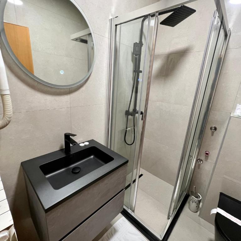Hotel Brkić Sarajevo Airport - Free Parking - Standardna Soba sa King-sajz Krevetom - 10