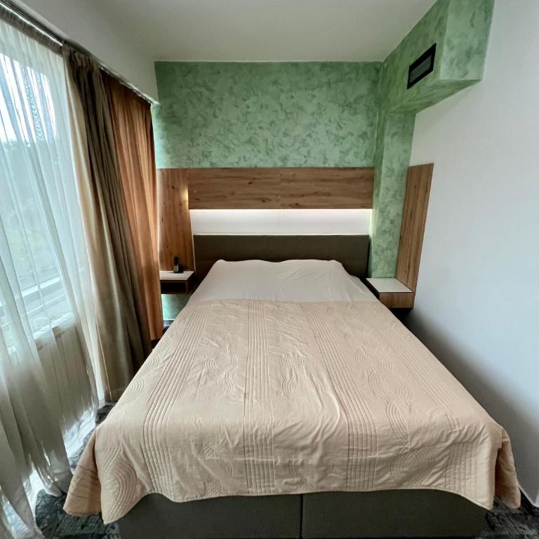 Hotel Brkić Sarajevo Airport - Free Parking - Standardna Soba sa King-sajz Krevetom - 8