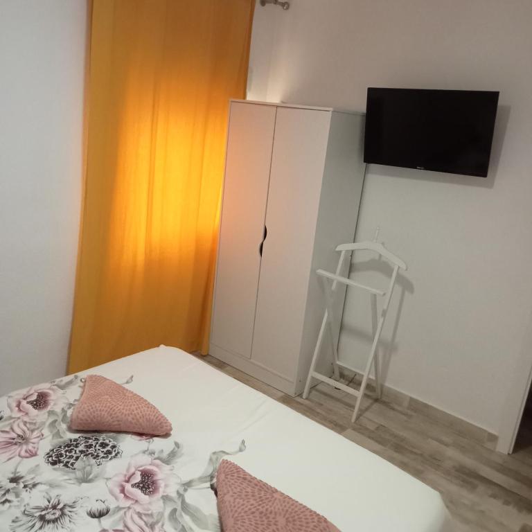 Sweet dreams - Double Room with Private Bathroom - 8