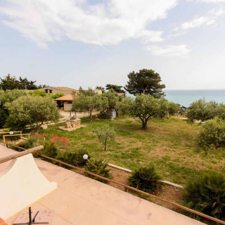 Case Bongiovi - Two-Bedroom House - 3