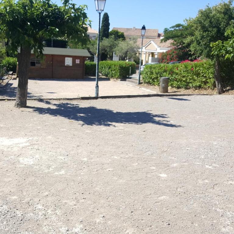 CHARMANT APPARTEMENT T2 VUE SUR PISCINE - Appartement 1 Chambre - 8