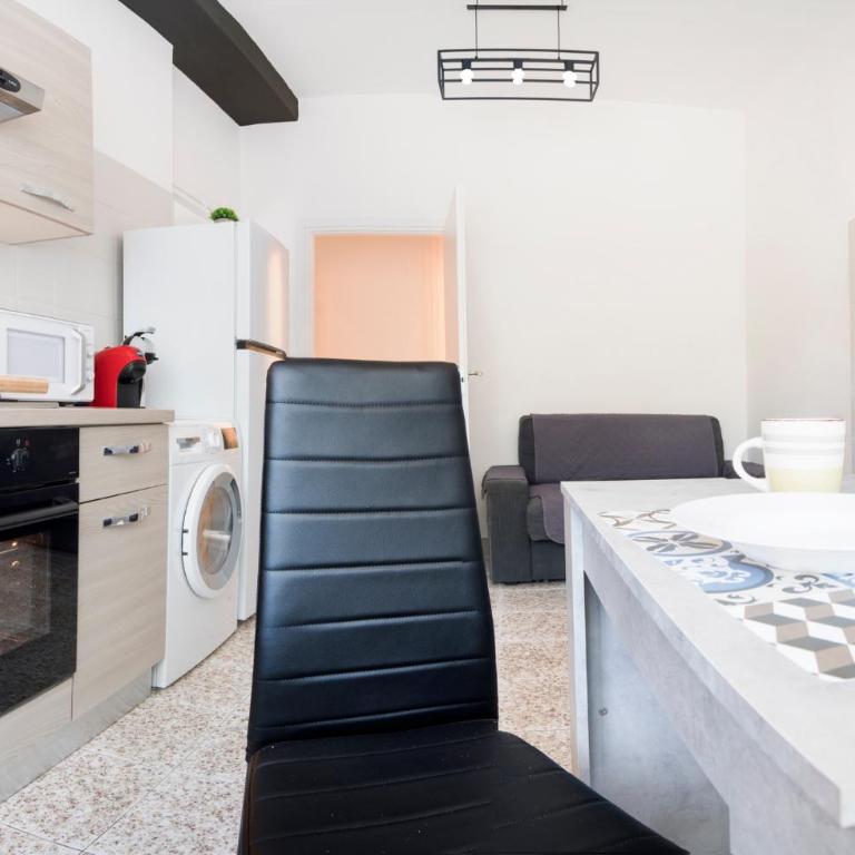 Mr. Brown - Marconi - Family Suite with Balcony - 9