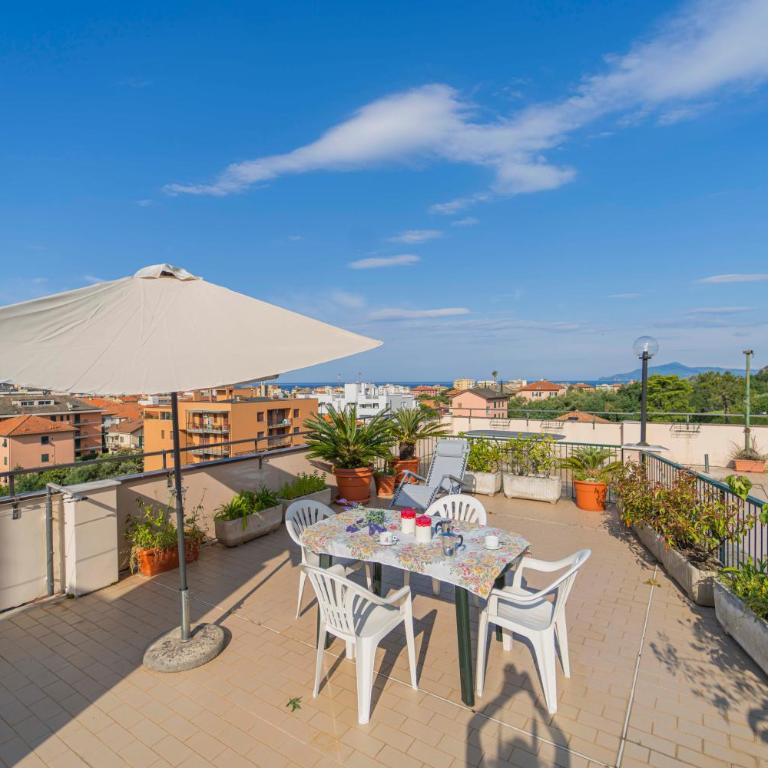 124 - Casa con Terrazza Sestri- 15Minuti a piedi dal Centro - Two-Bedroom Apartment - 24
