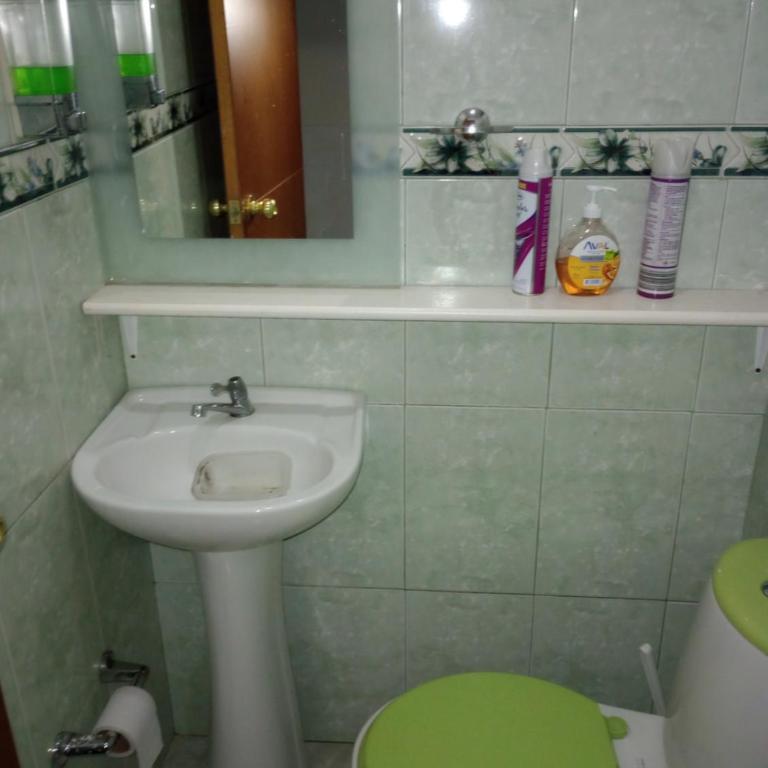 Noras Homestay Laureles - Habitación Doble Económica - 2