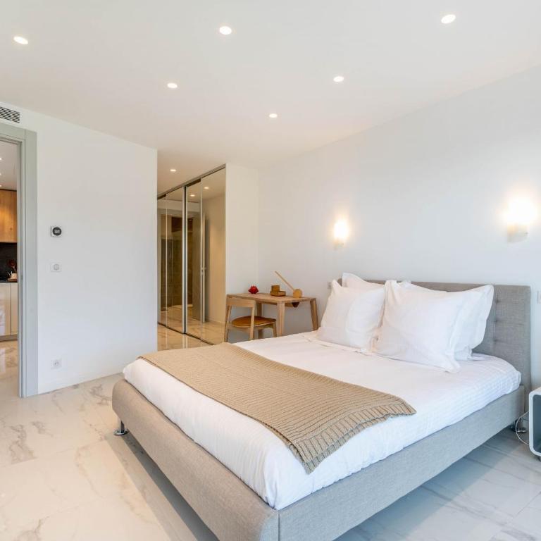 Agence des Résidences - Appartements privés du 45 CROISETTE- Prestige - Apartamento 12 de 2 dormitorios con vistas al mar - 12