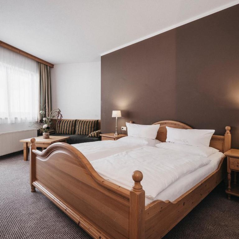 Almwellness-Resort Tuffbad - Doppelzimmer mit Balkon - 2