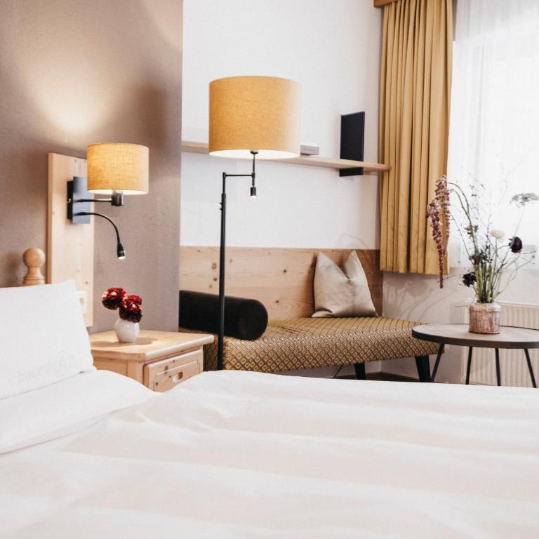 Almwellness-Resort Tuffbad - Doppelzimmer mit Balkon - 1