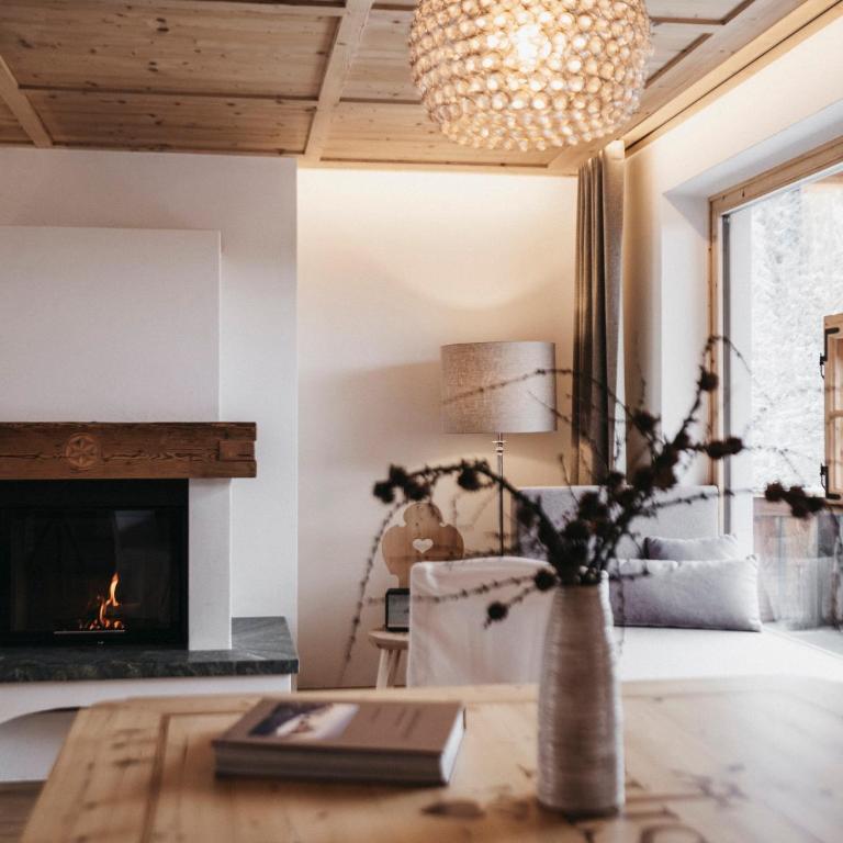 Almwellness-Resort Tuffbad - Suite mit Terrasse - 4