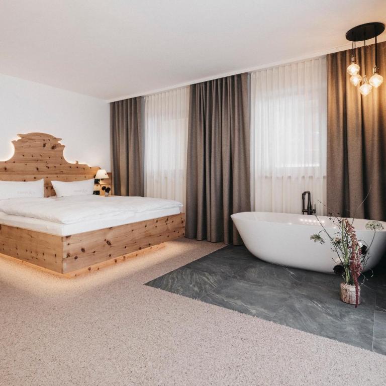 Almwellness-Resort Tuffbad - Suite mit Terrasse - 5