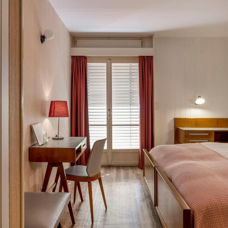 Hôtel historique Chez Elsy - Crans-Sapins - Chambre Double - Vue sur Montagne - 6