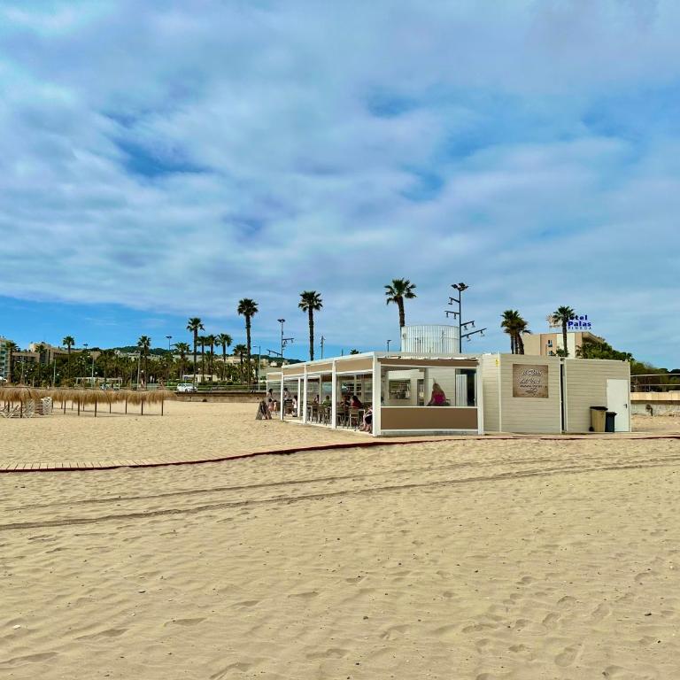 SUN AND BEACH LOVER APPARTMENT 13049 - Two-Bedroom Apartment with Sea View - 20