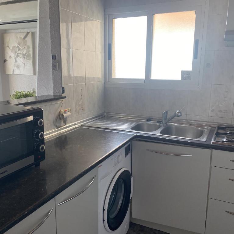SUN AND BEACH LOVER APPARTMENT 13049 - Two-Bedroom Apartment with Sea View - 9