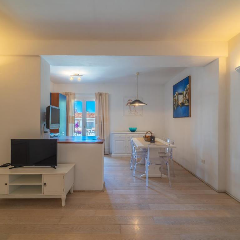 Porto Rotondo Central House - Appartamento con 3 Camere da Letto - 9