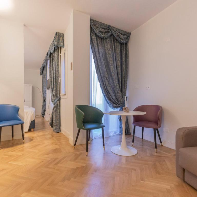 Aldrovandi Luxury Suites and Apartment - Deluxe Junior Suite - 7