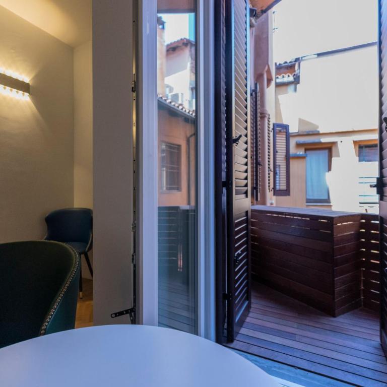 Aldrovandi Luxury Suites and Apartment - Deluxe Junior Suite - 6