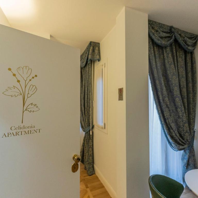 Aldrovandi Luxury Suites and Apartment - Deluxe Junior Suite - 2
