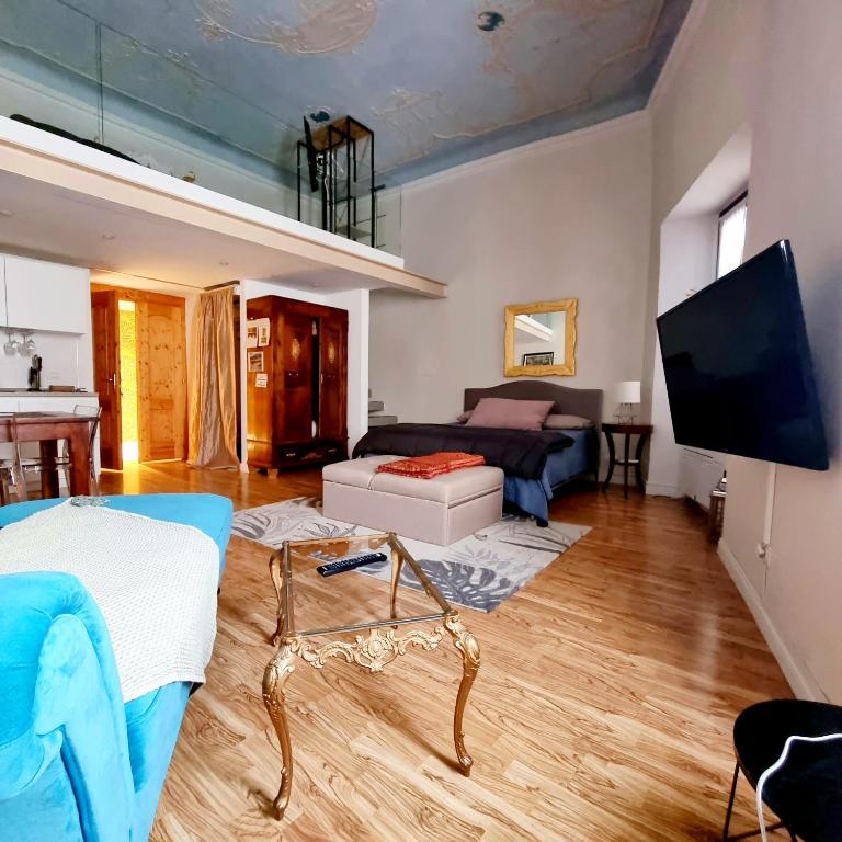 1Dest - Living The Dream - Loft - 30