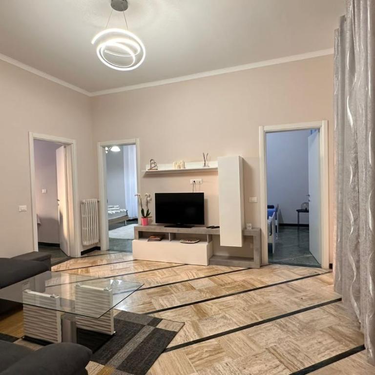 Edens house con parcheggio privato - Appartamento con 2 Camere da Letto - 3