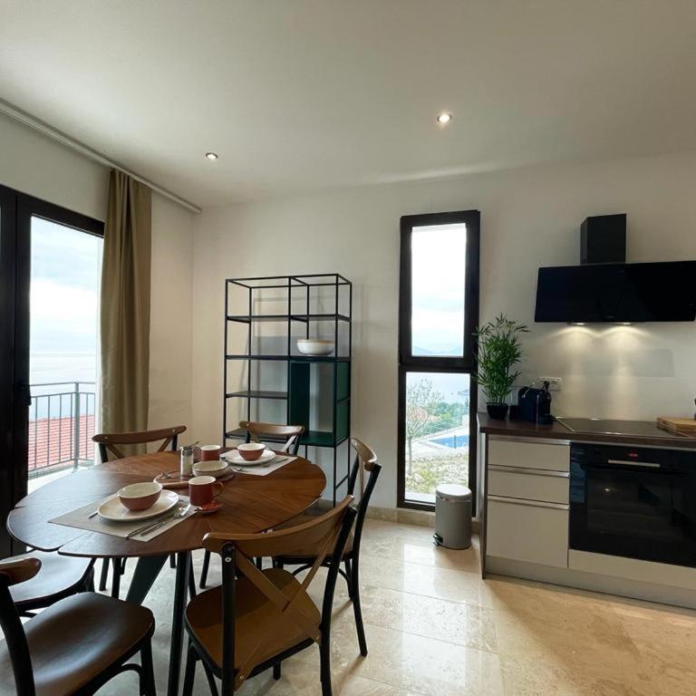 Family Vacation Villa Rezevici - Vila sa 3 Spavaće Sobe - 8